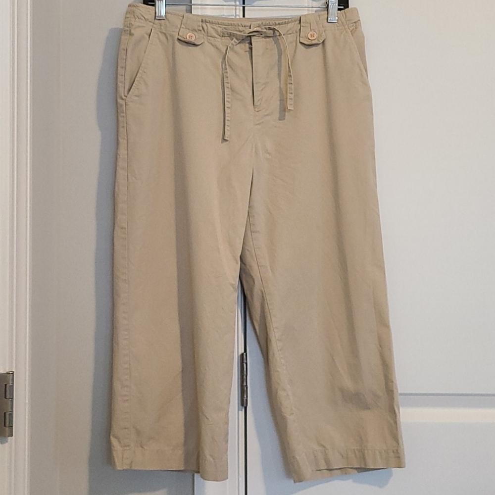 Sag Harbor Khaki Capri 👖